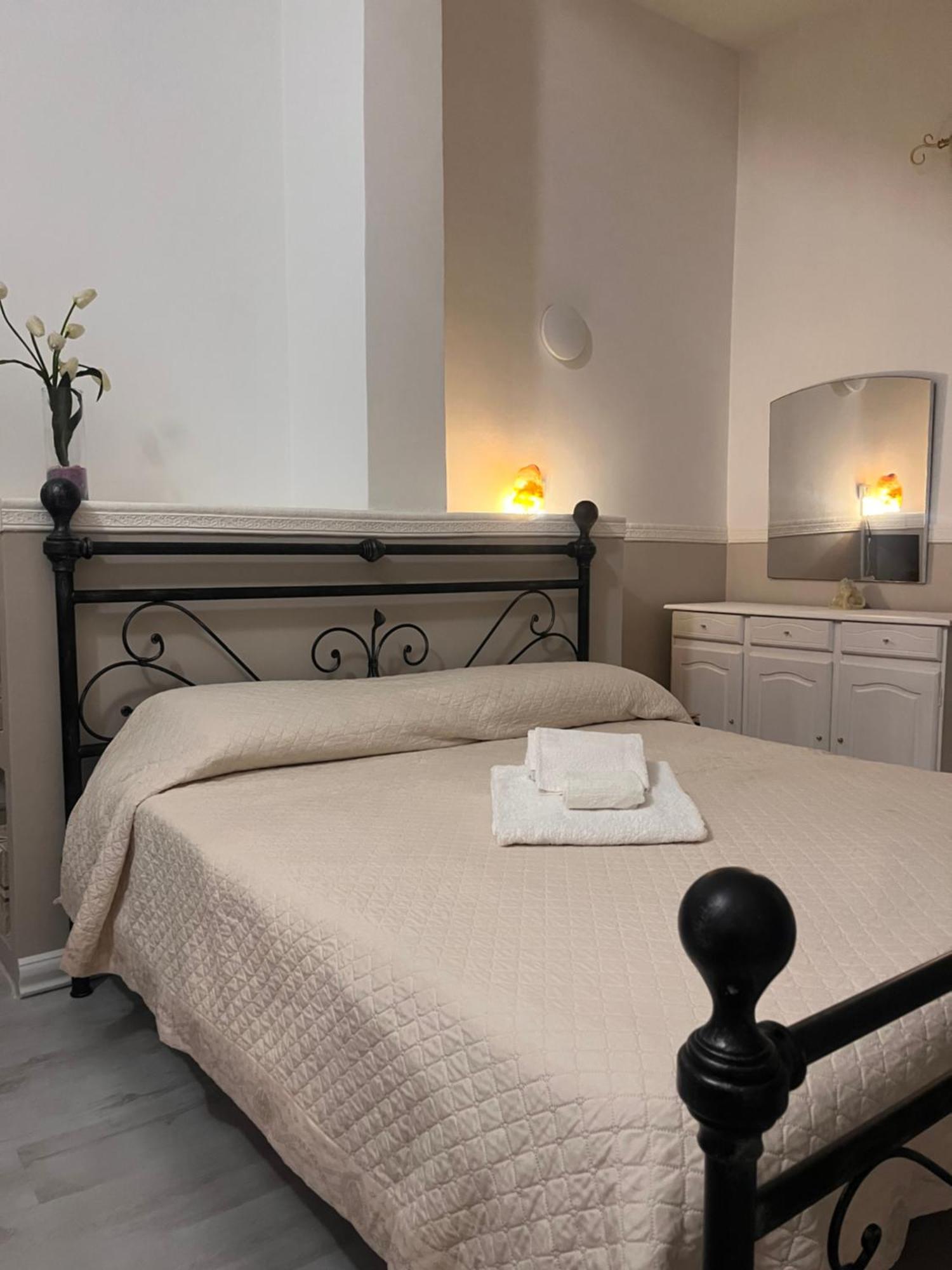 Casa Di Vacanza "San Nicola" 올비아 외부 사진